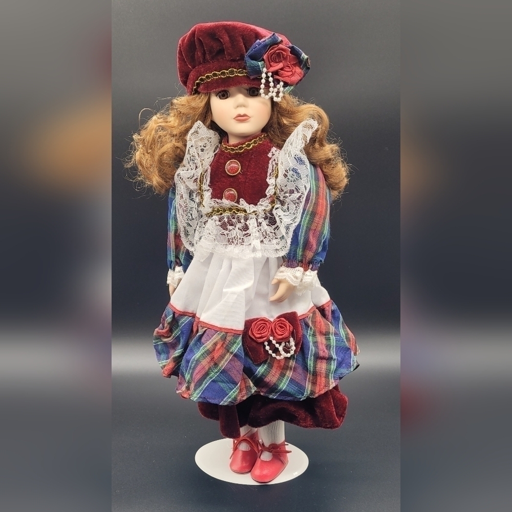 Vintage Victoria Collection Porcelain Doll TS-L16211A